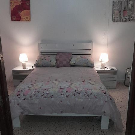 Central Apartment In Otrabanda Willemstad Bagian luar foto