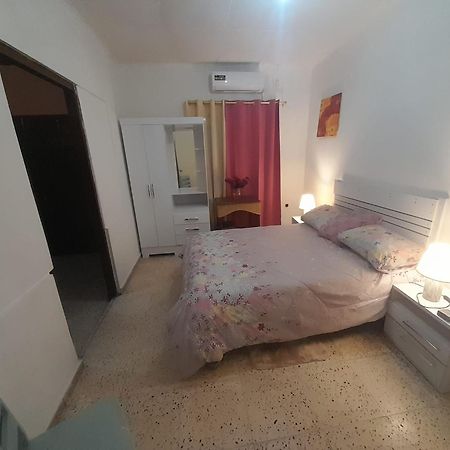 Central Apartment In Otrabanda Willemstad Bagian luar foto