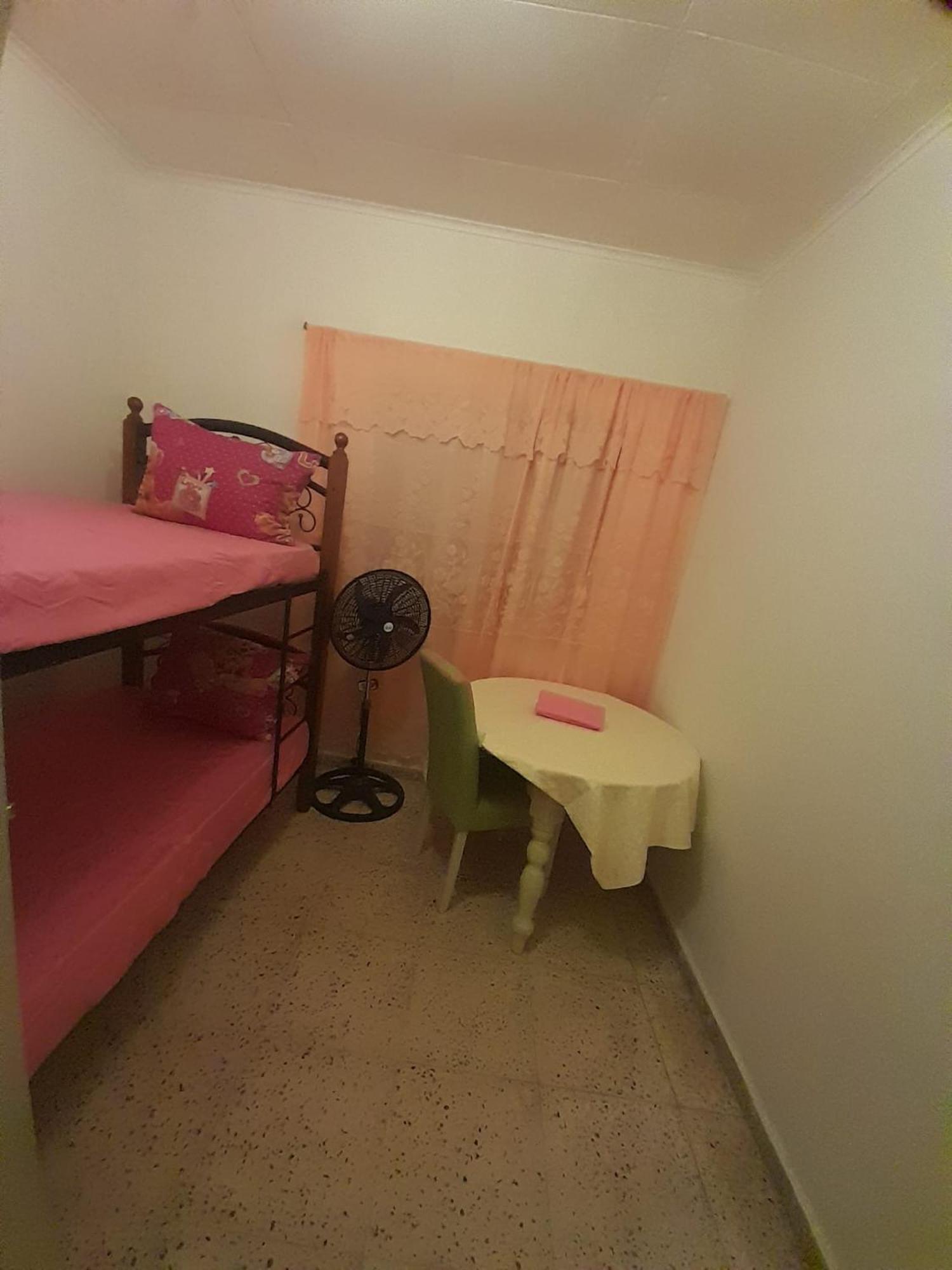 Central Apartment In Otrabanda Willemstad Bagian luar foto